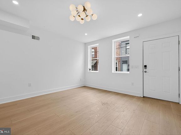 5th image of 2033 S Mildred St