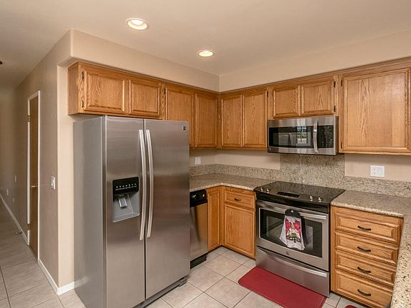 5th image of 3884 Mission Dr N