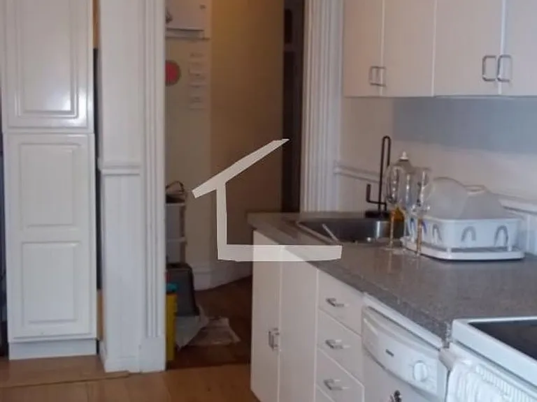 3 Euston St #2B — Photo 8