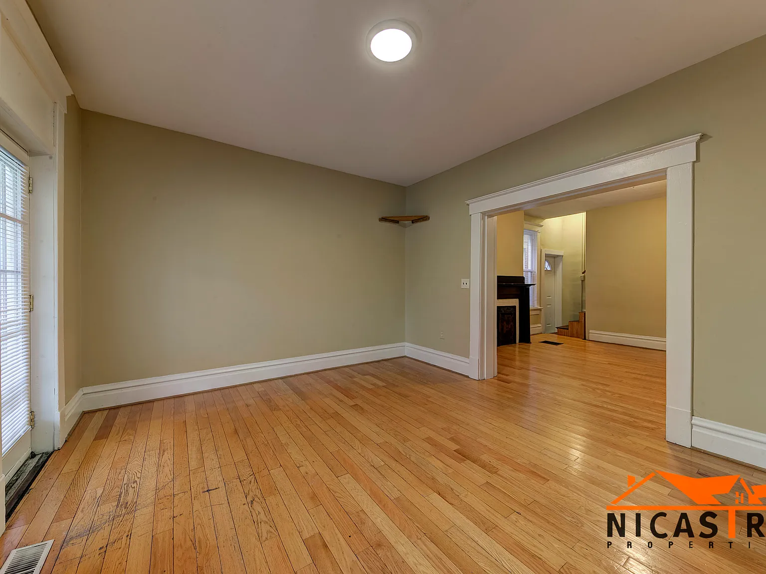 136 E 11th Avenue - 136 E 11th Avenue — Photo 3