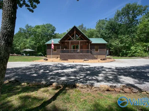 97 Deaton Rd, Laceys Spring, AL 35754