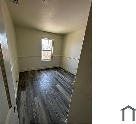 2nd image of 20 Vista Pointe Dr