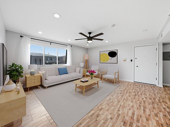 5th image of 10440 Natoma Ave Unit 9