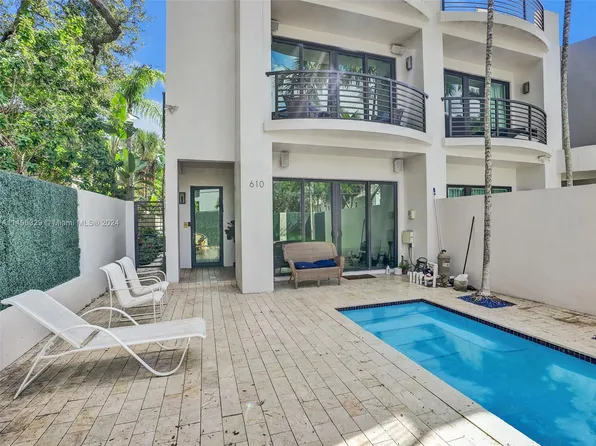 610 NE 14th Ave #6, Fort Lauderdale, FL 33304