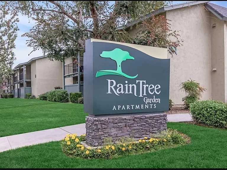 Raintree Garden Apartments — Photo 2