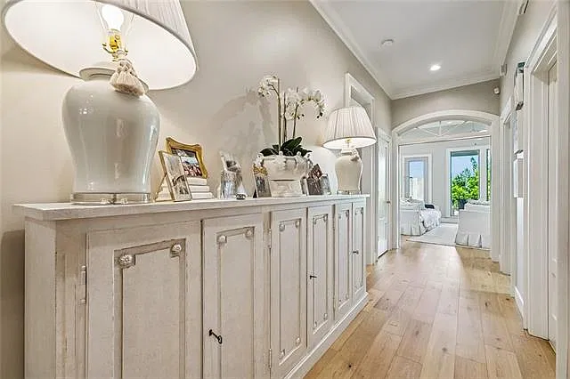 4 bed, 3.0 bath, 2593 sqft, $4,500 — Photo 2