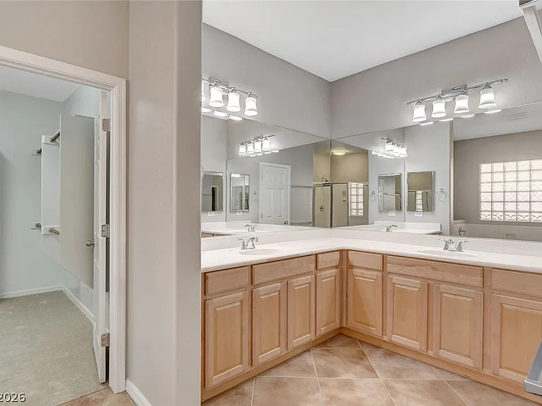 6825 Tarpon Springs Ct — Photo 30