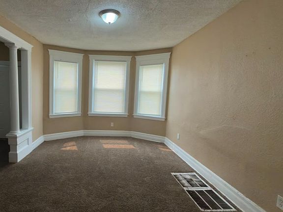 2nd image of 2152 Fairview St