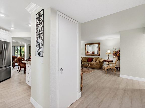 5th image of 5750 Camino Del Sol #201