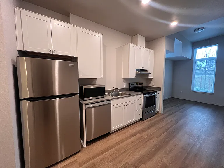 Allegro Pointe Apartments — Photo 20