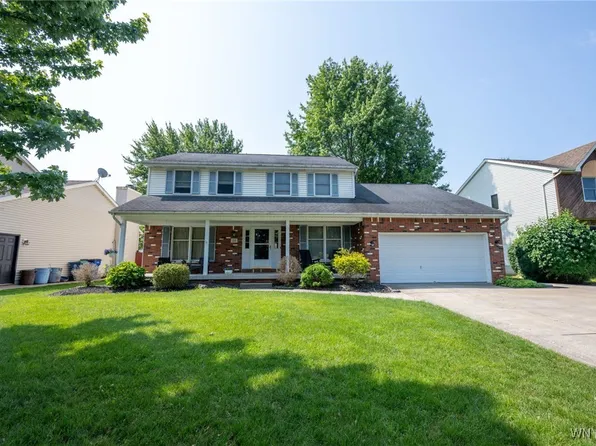 74 N Castlerock Ln, East Amherst, NY 14051