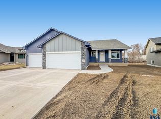 6809 W 5th St, Sioux Falls, SD 57103