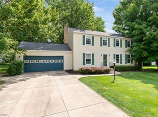 2329 Oak Point Dr, Akron, OH 44321