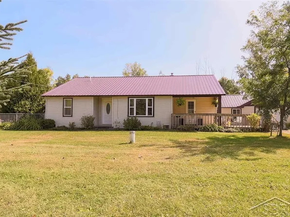 1682 N Stark Rd, Midland, MI 48642