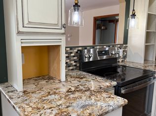 1613 Jay St, Midland, MI 48642