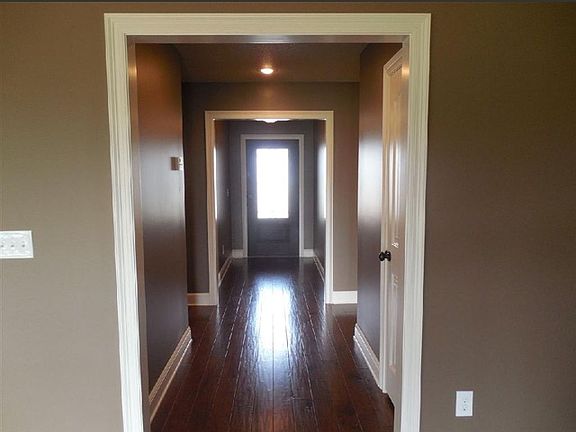 3rd image of 128 Sophie Dr