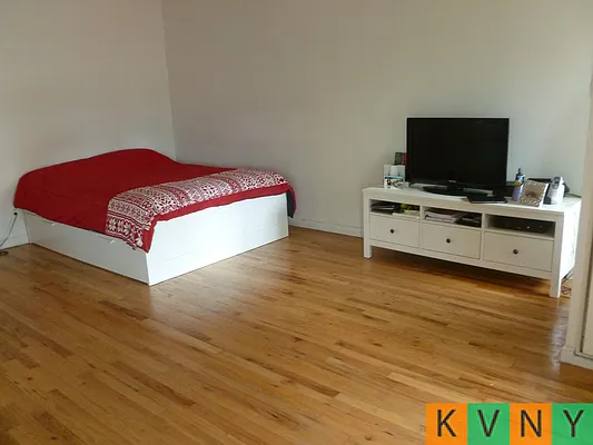 Rented by KVNY Soho | media 8