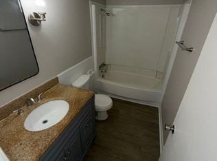 Naveen Pine Apartments, Evansville, IN 47715