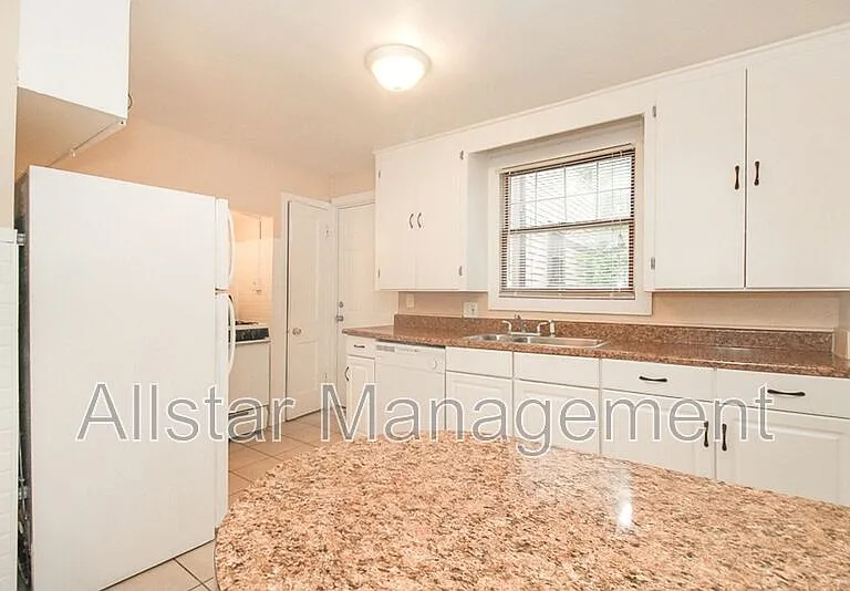 2100 Cottage Grove Dr — Photo 38