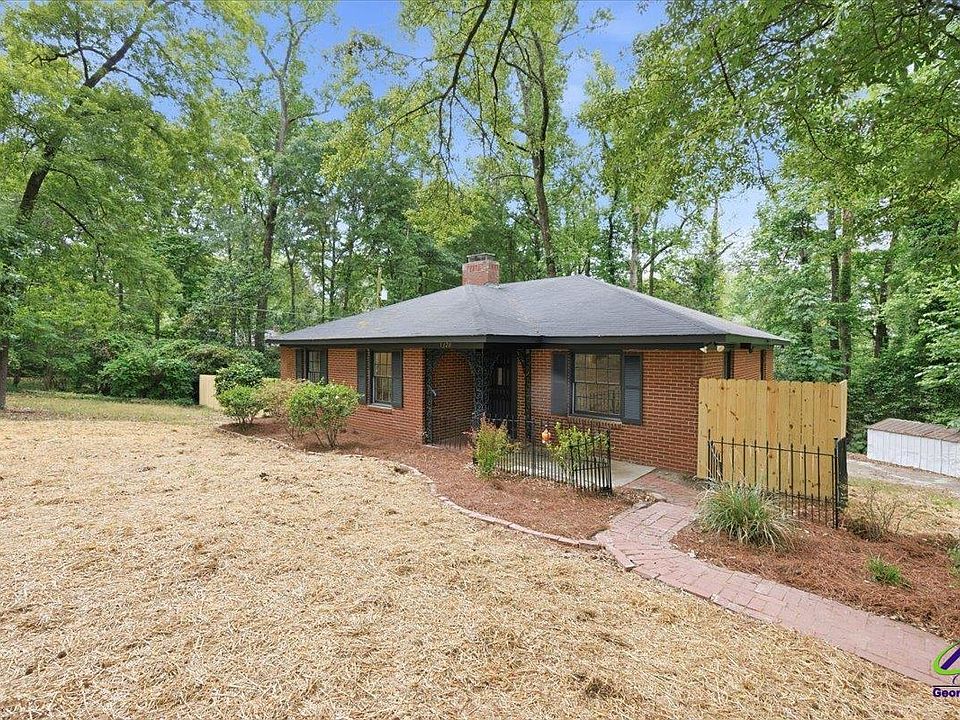 1st image of 1320 Briarcliff Rd