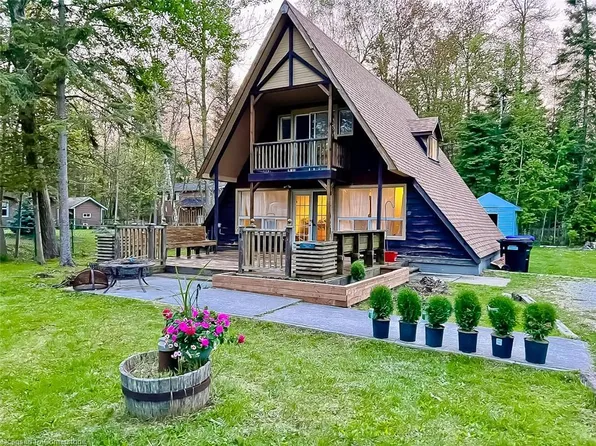 1670 Mosley St, Wasaga Beach, ON L9Z 2A1