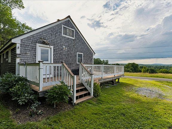 3rd image of 370 Carroll Road