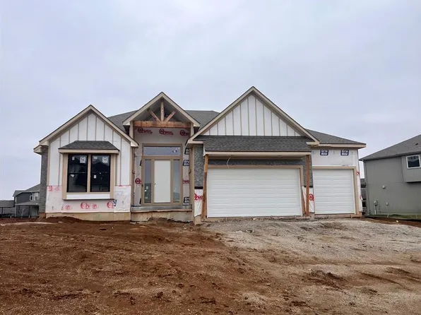 7538 Houston St, Shawnee, KS 66227