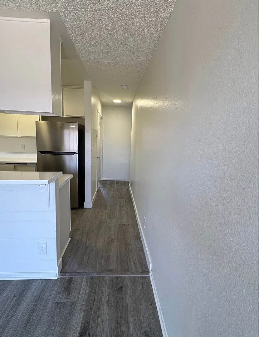 Woodman Apartments — Photo 4