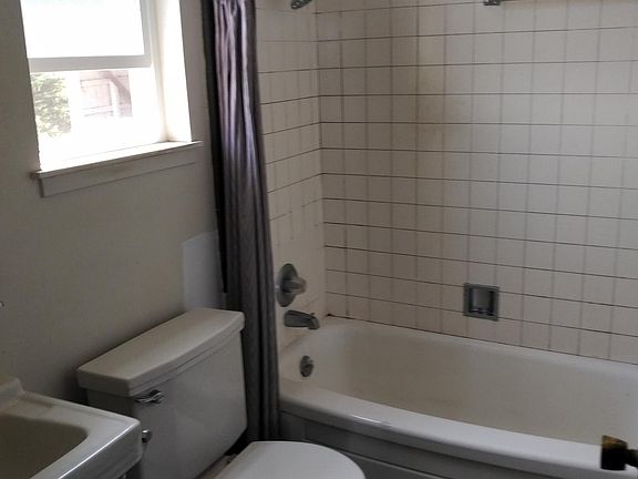 4th image of 537 Duncan St APT 102