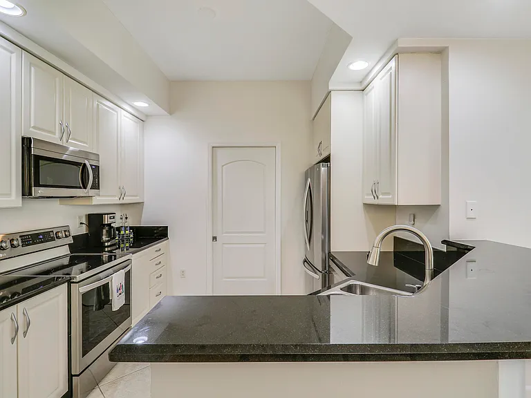 801 S Olive Ave #1515 — Photo 6