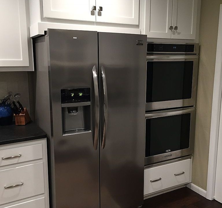 2 ovens / double fridge