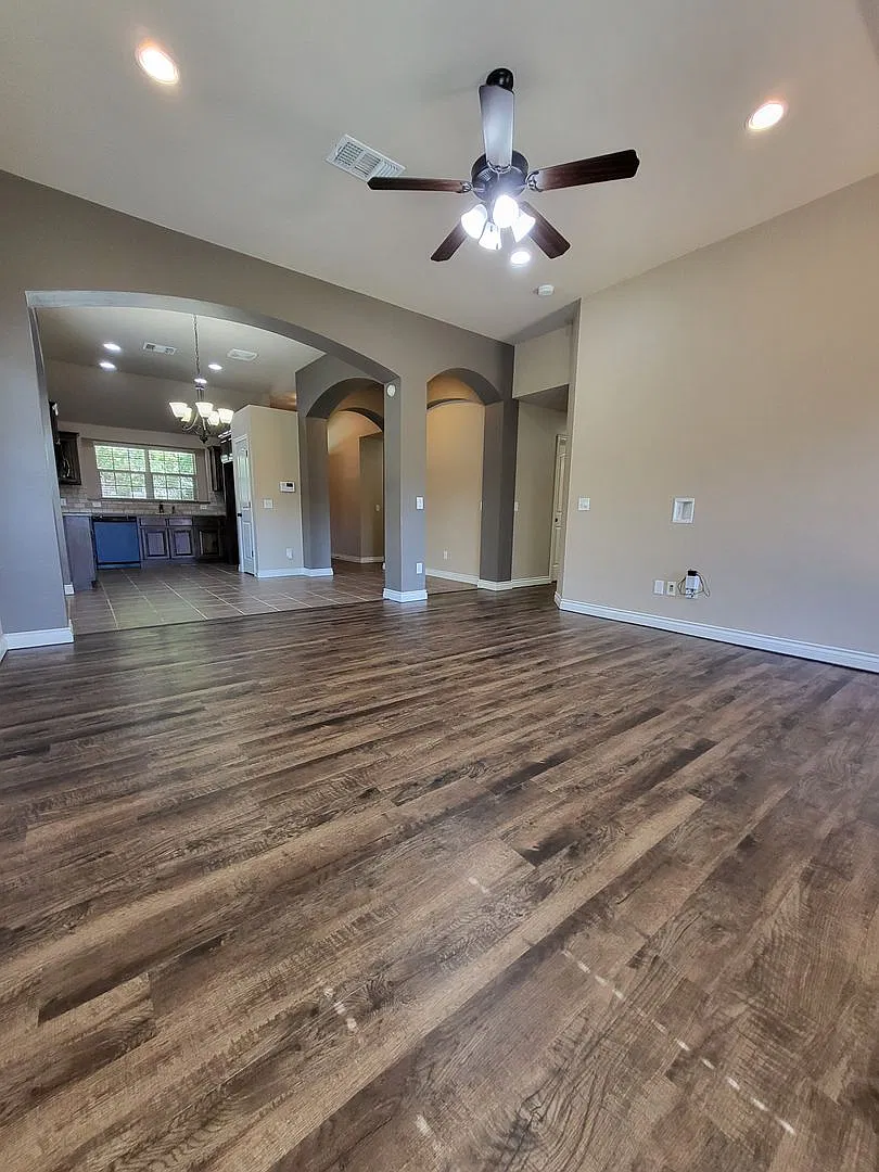 (3) Bed/(2) Bath in Norman w/ Storm Shelter! Walking Trails and Community Park! — Photo 3