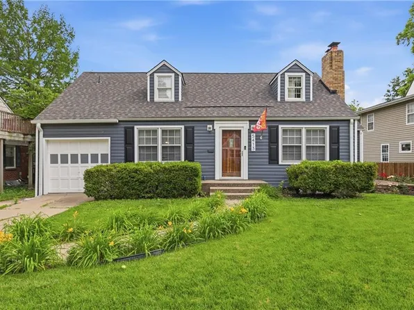 5413 Sycamore Dr, Roeland Park, KS 66205