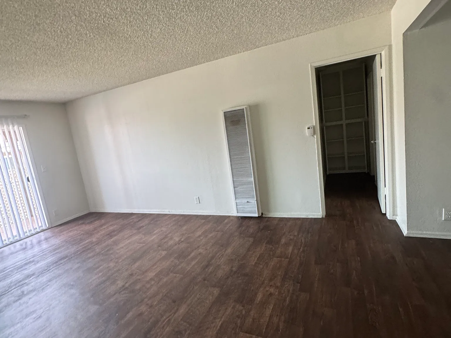 2221 E Lenita Ln — Photo 2