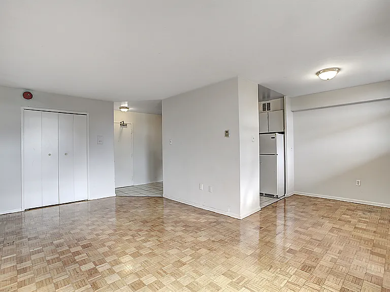 186 Church St E — Photo 13