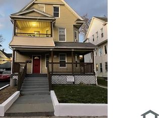 29 Ledyard St, Springfield, MA 01104