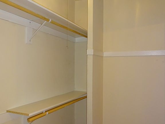 3rd image of 1525 Lasalle Ave APT 305