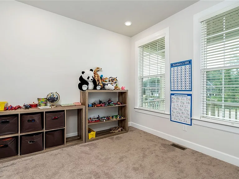 1702 Stevensan Dr — Photo 7