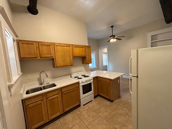 4th image of 2316 Portland Ave #1
