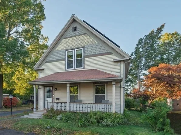 49 Grove St, Rockland, MA 02370