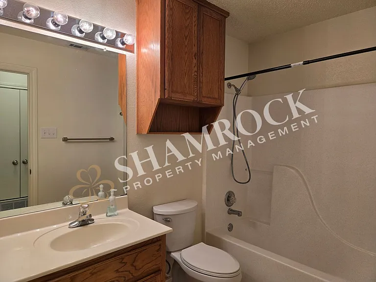 1024 Parkview Cir — Photo 16