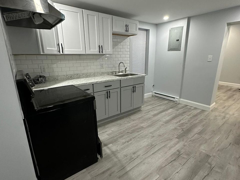 2nd image of 1401 Cotton St #2