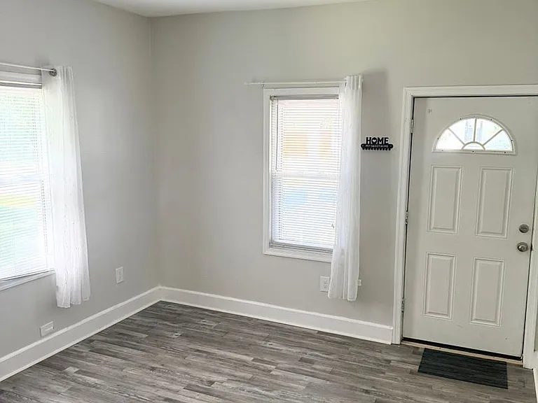 7202 Harrison Ave — Photo 3