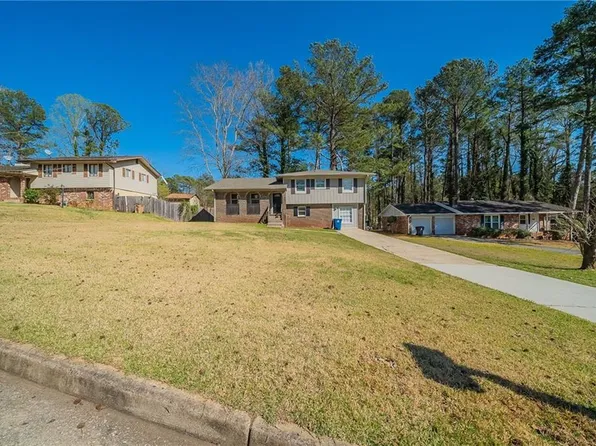 8904 Creekwood Ct, Riverdale, GA 30274