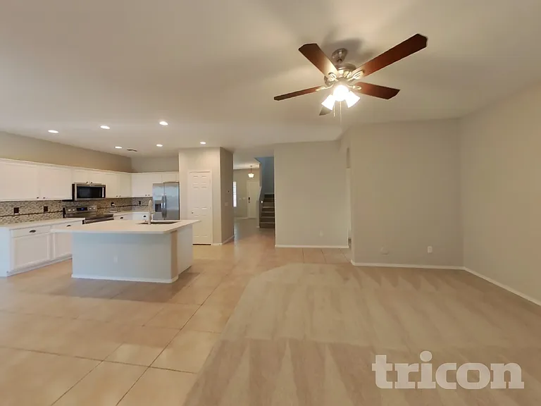 17345 W Watkins St — Photo 2