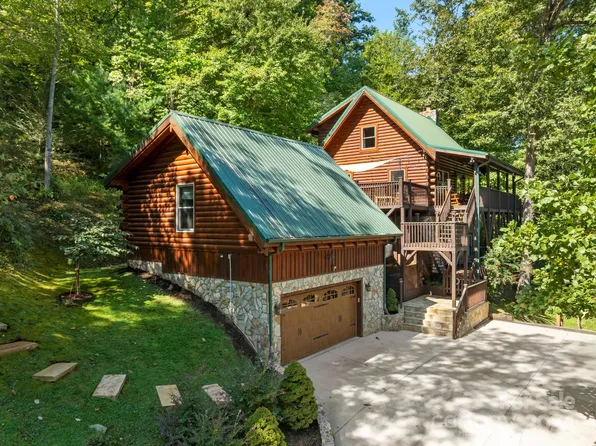 148 Swans Way, Lake Lure, NC 28746