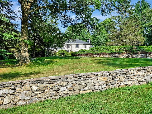 3rd image of 5 Vista Dr
