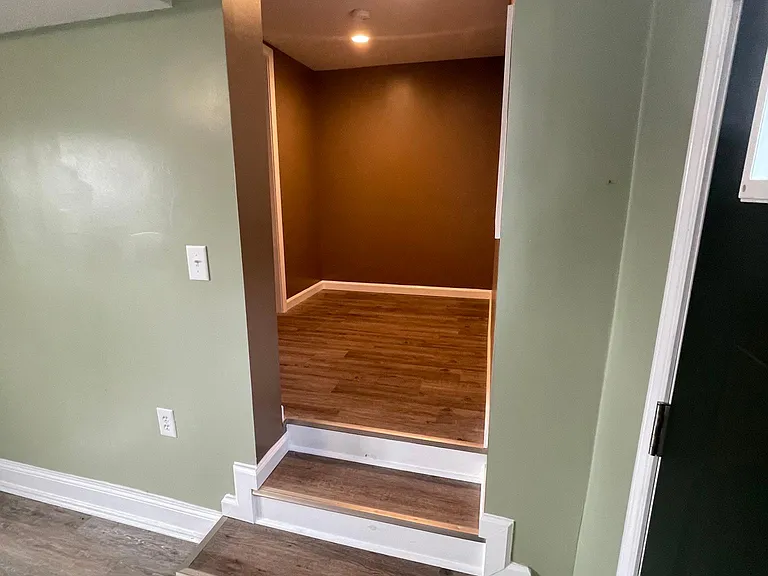 803 Valley St — Photo 9