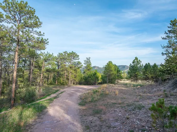 Clubhouse Rd, Hot Springs, SD 57747