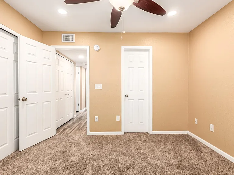 11640 N 51st Ave #216 — Photo 16